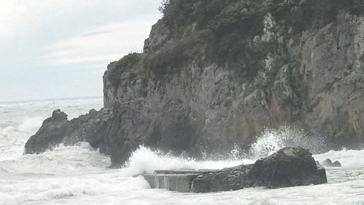 Il mare nella zona della Tagliata (foto Enzo Russo)