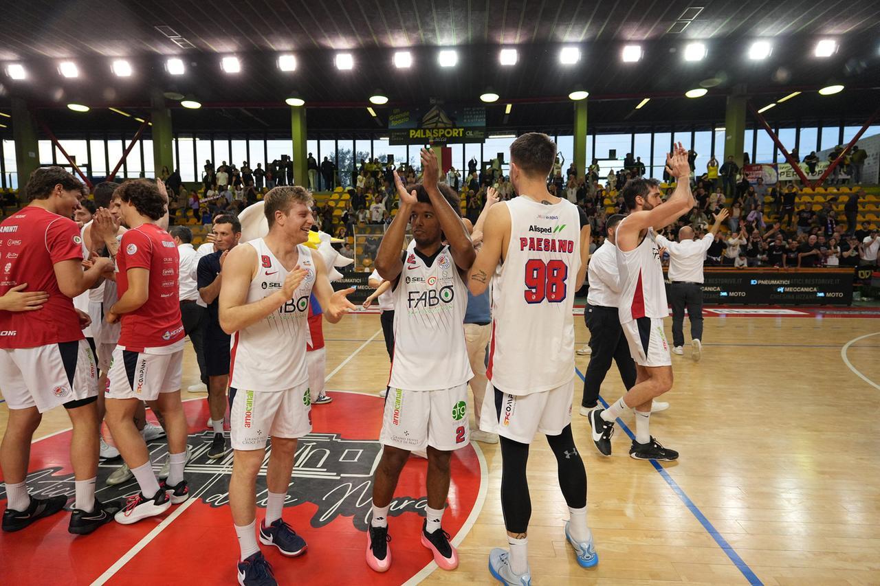 
	L'esultanza a fine gara (foto Nucci)

