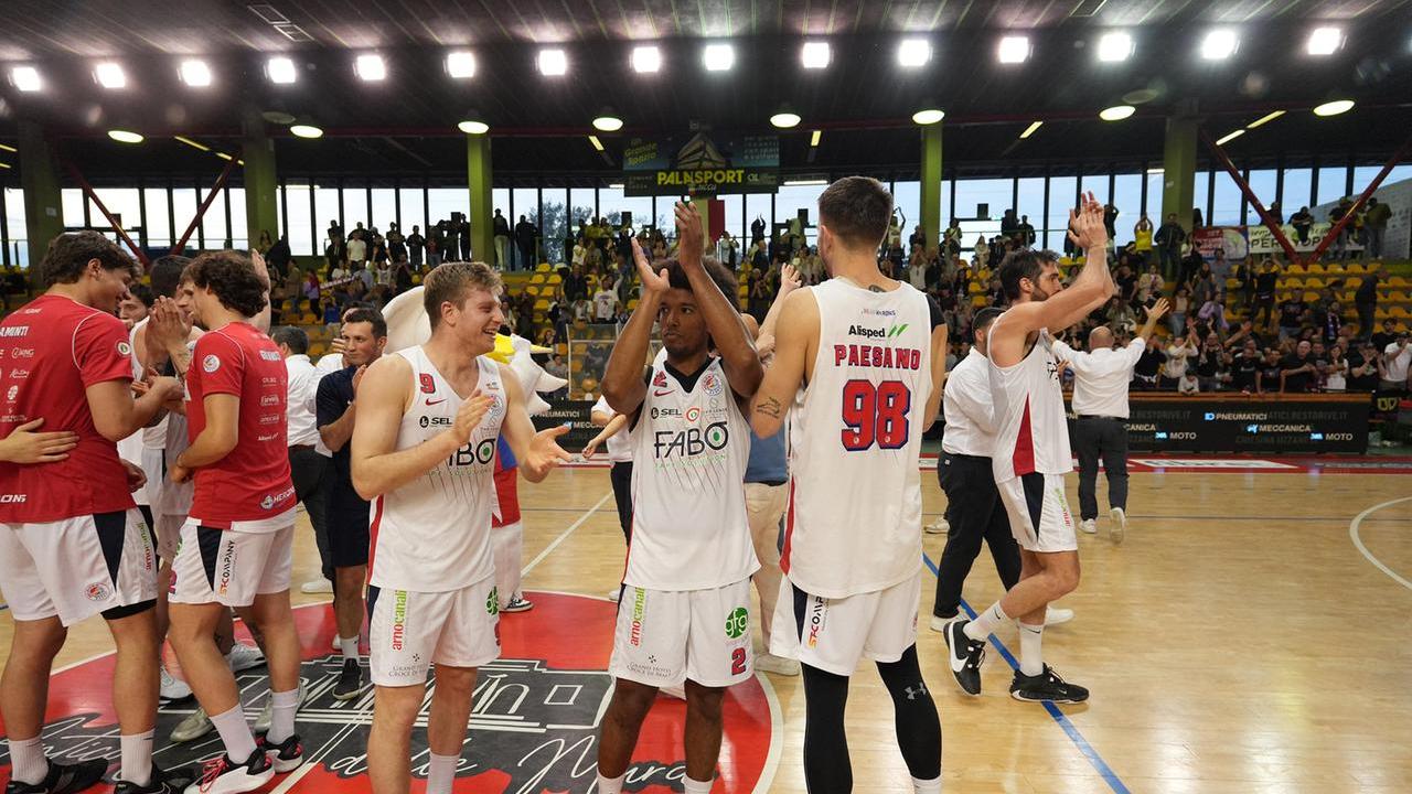 L'esultanza a fine gara (foto Nucci)