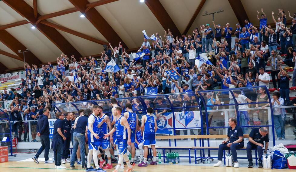 Il popolo biancoblù a Chiusi