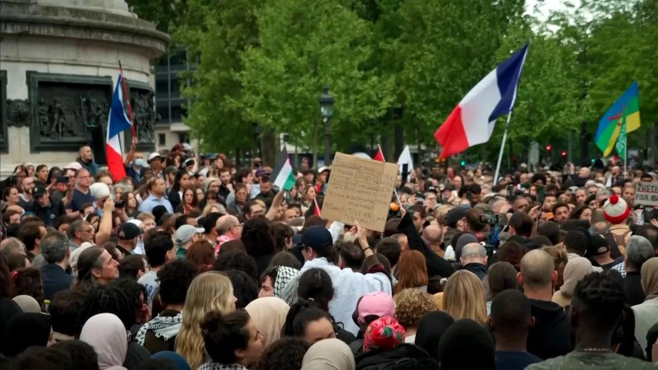 Attentato omicida in una moschea in Francia, il sospetto si costituisce a Pistoia