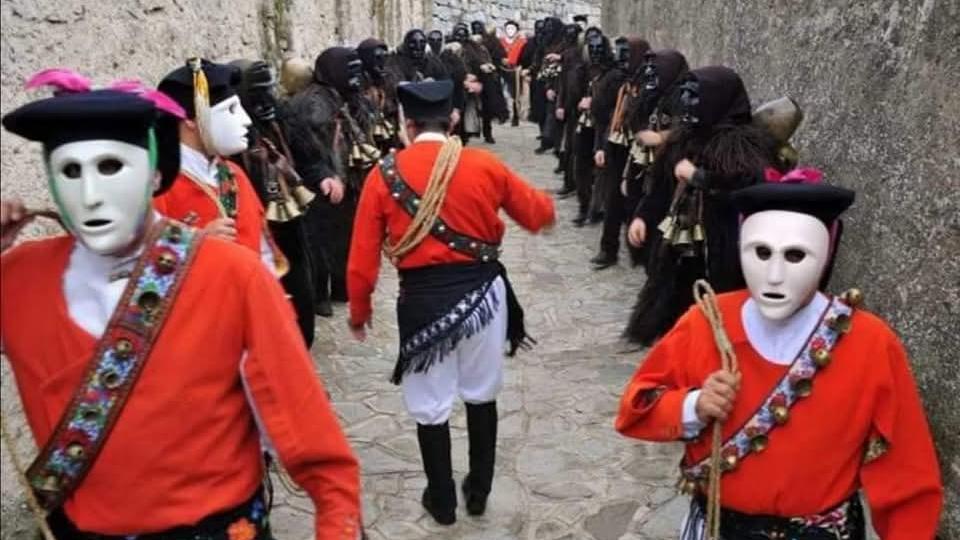 Mamuthones e issohadores sbarcano in Giappone per l’Expo 2025