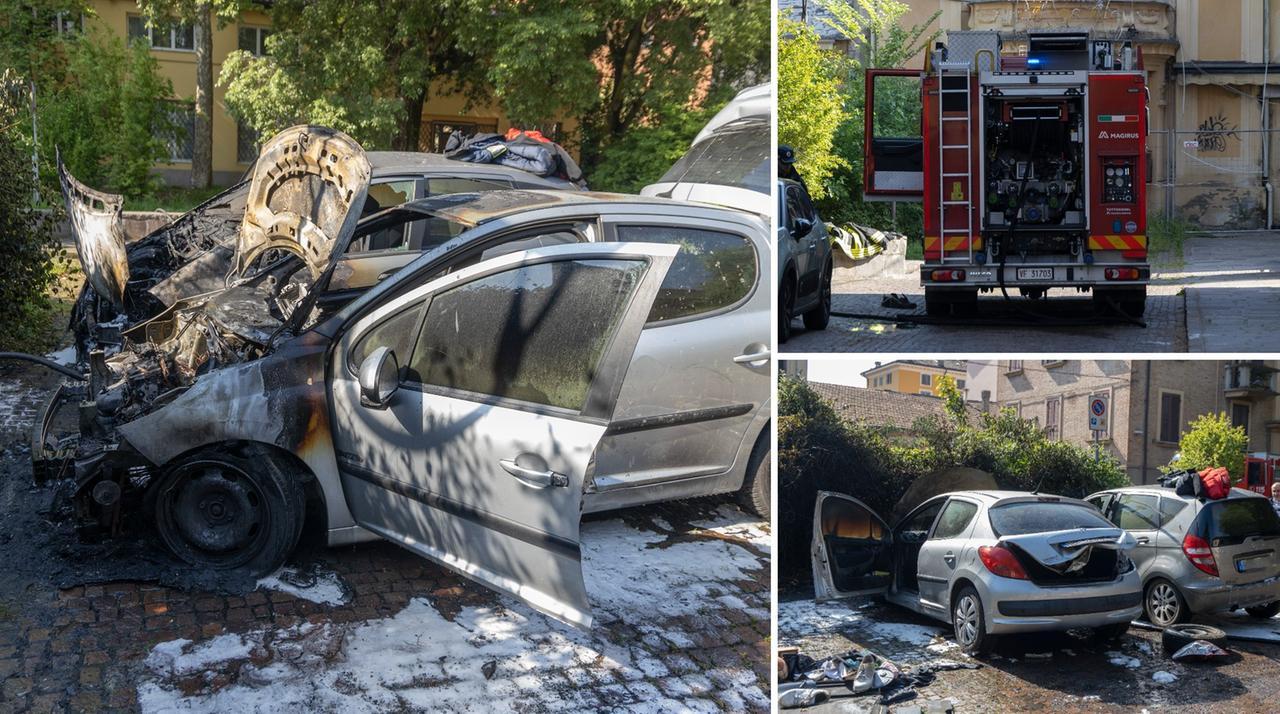 
	Le auto distrutte dalle fiamme (foto Gino Esposito)

