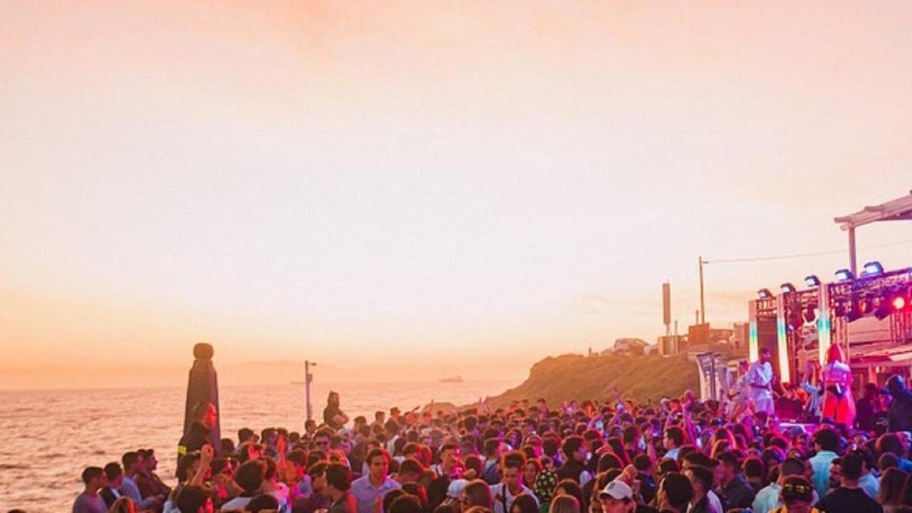 Livorno, navette per la discoteca di Calafuria il Primo maggio: da dove partono