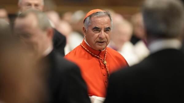 Il cardinale Angelo Becciu verso la rinuncia: non parteciperà al Conclave