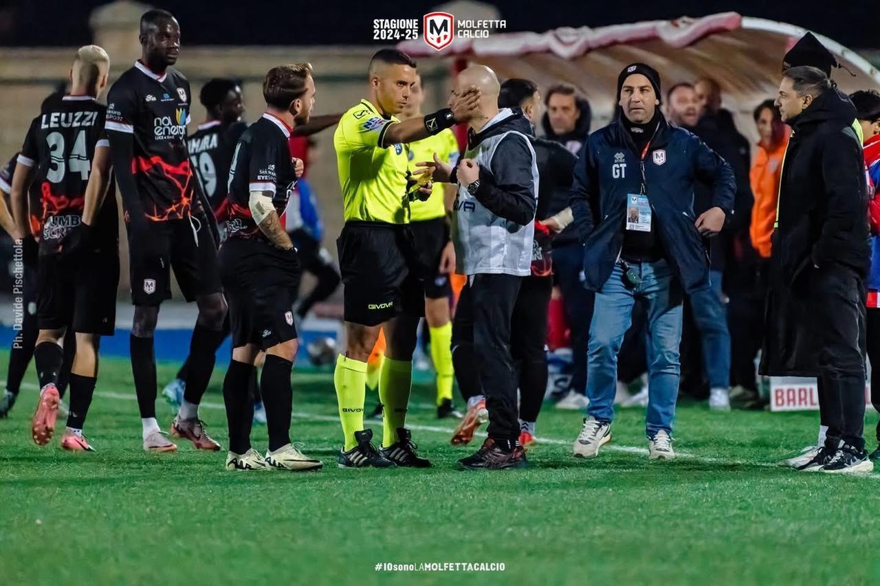
	Stefano Bogo durante una direzione di gara (archivio)

