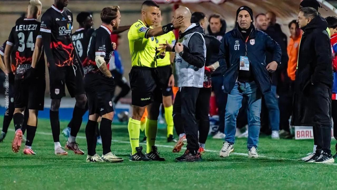 Stefano Bogo durante una direzione di gara (archivio)