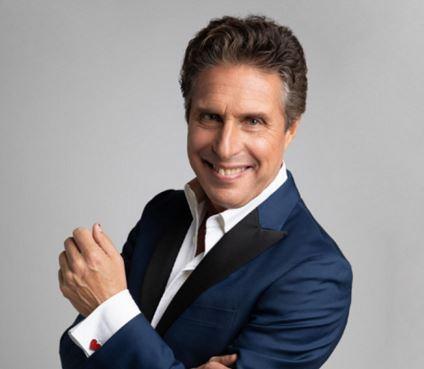 Magia e solidarietà al teatro Nuovo di Ferrara con Raul Cremona