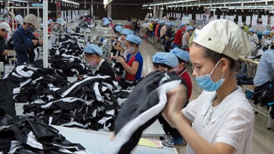 Fast fashion, il vero volto del mercato mondiale dei vestiti a basso costo