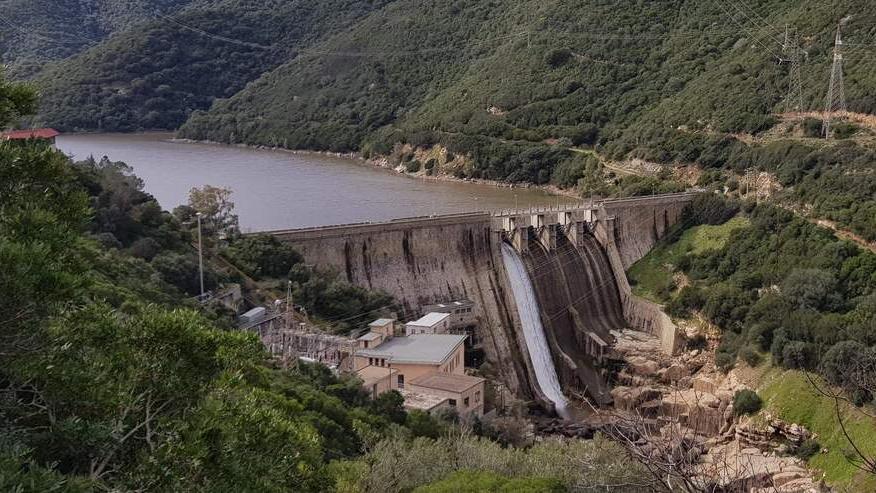 Siccità, ormai è una scelta drammatica: servire le case o irrigare i campi