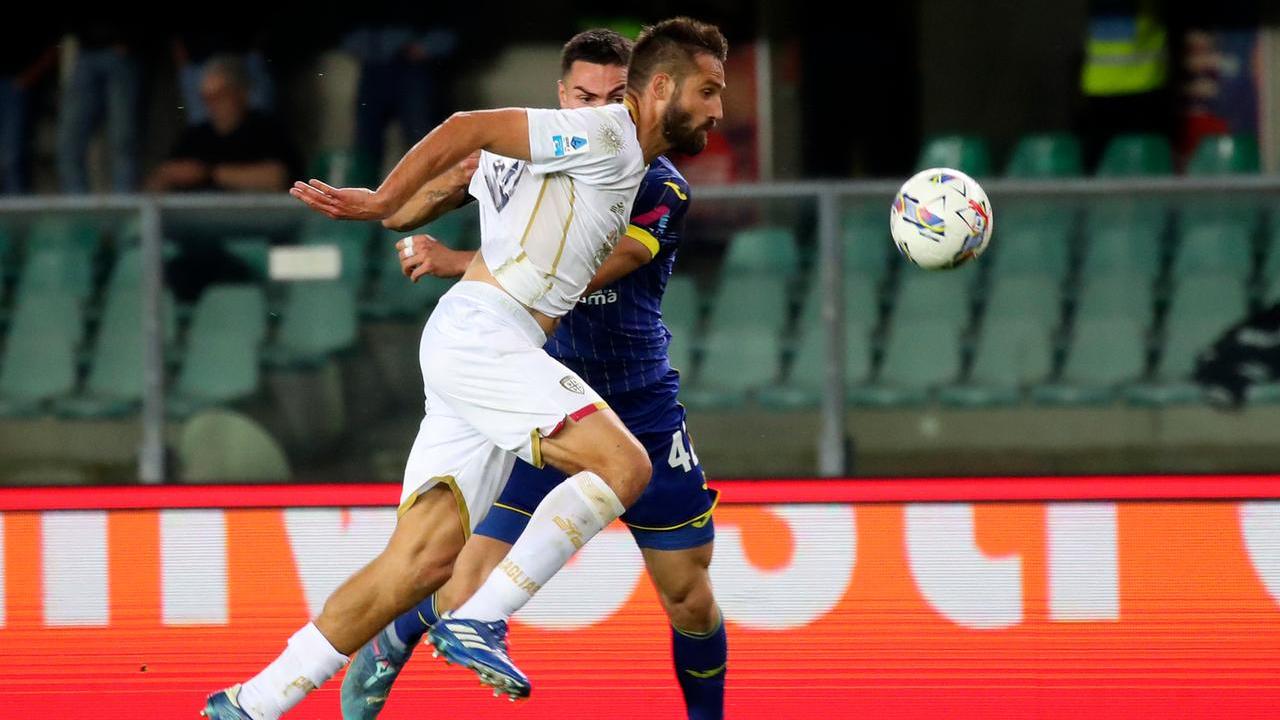 Il Cagliari vince a Verona 2-0: la salvezza è più vicina