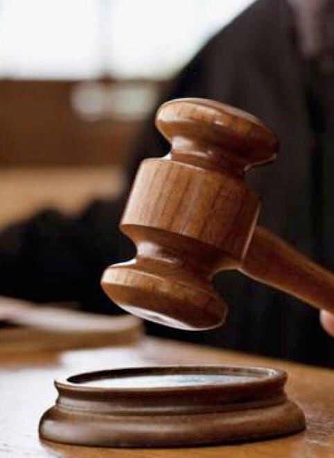 Pistoia, permessi di soggiorno “facili”: licenziamento definitivo per impiegato delle Poste