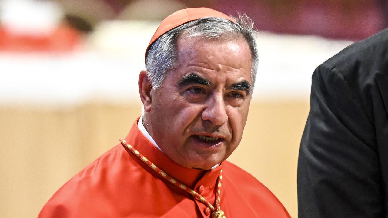 Conclave, la conferma del cardinale Becciu: «Rinuncio per amore della Chiesa»