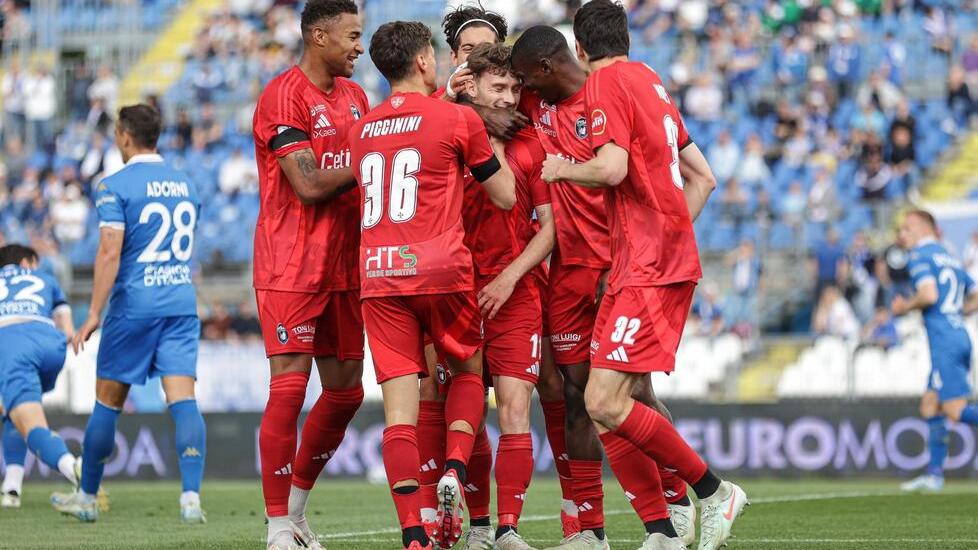 La gioia nerazzurra dopo il gol di Tramoni a Brescia