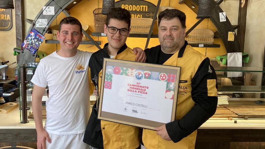 In un forno di Cecina si può mangiare la pizza nella top 10 al mondo: l'impasto particolare e la ricetta con il polpo