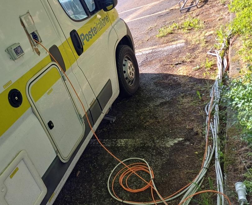 “Giallo” a Ravalle, corrente staccata alla Posta mobile