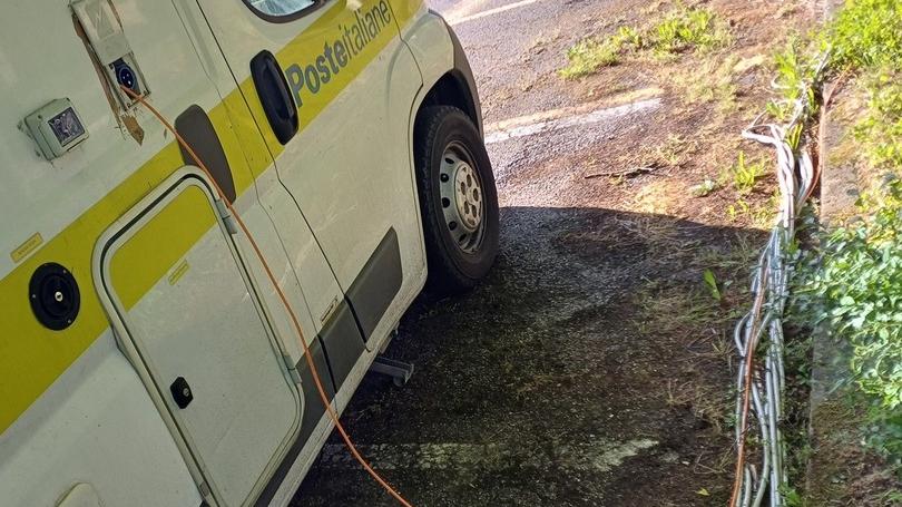 “Giallo” a Ravalle, corrente staccata alla Posta mobile