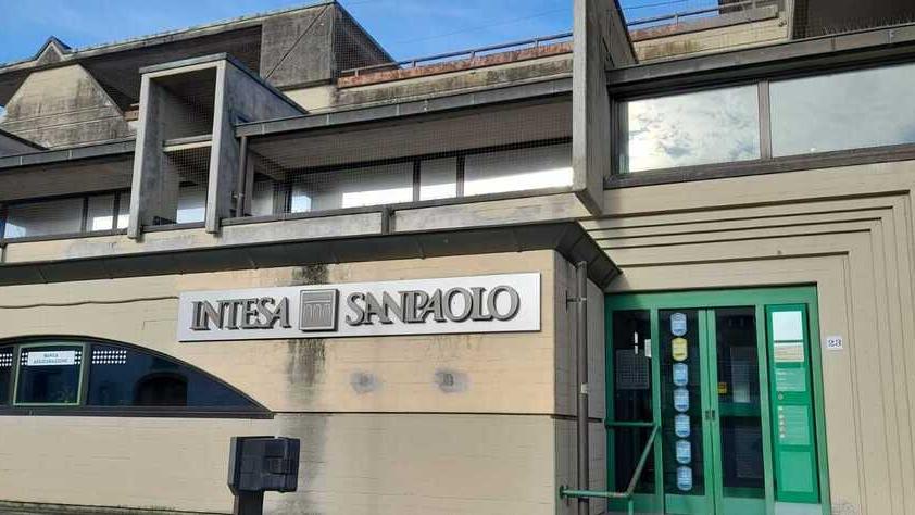 Intesa chiude a Chiesina Uzzanese. Il sindaco: «Il nostro impegno è recuperare l’edificio»