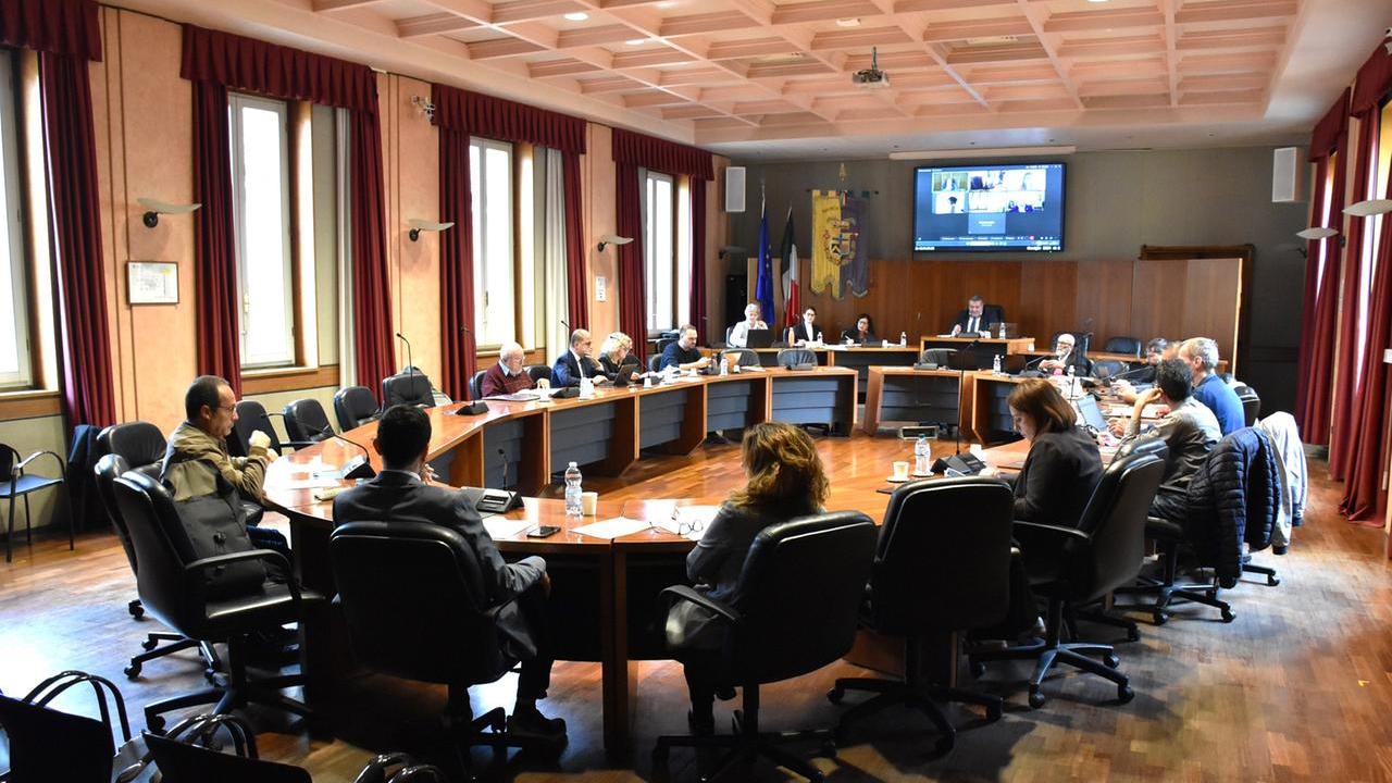 La seduta del consiglio provinciale