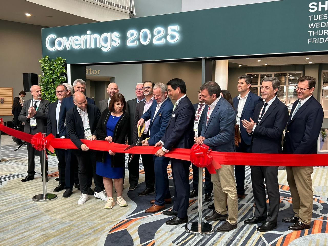 
	Il taglio del nastro di Coverings 2025

