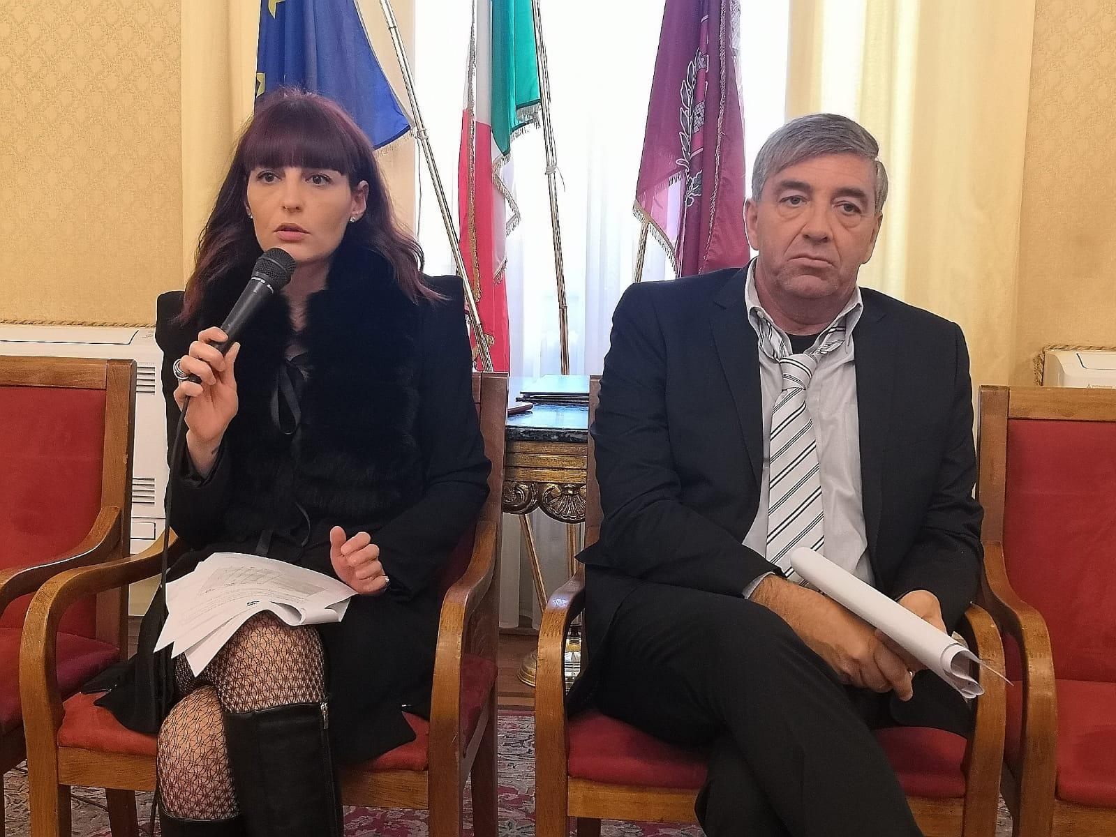 A sinistra l'assessora al bilancio, Viola Ferroni (foto Stick)
