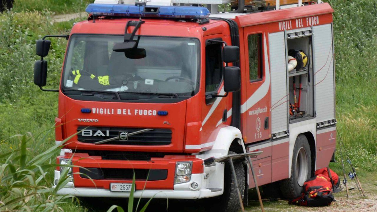 Un mezzo dei vigili del fuoco (foto d'archivio)