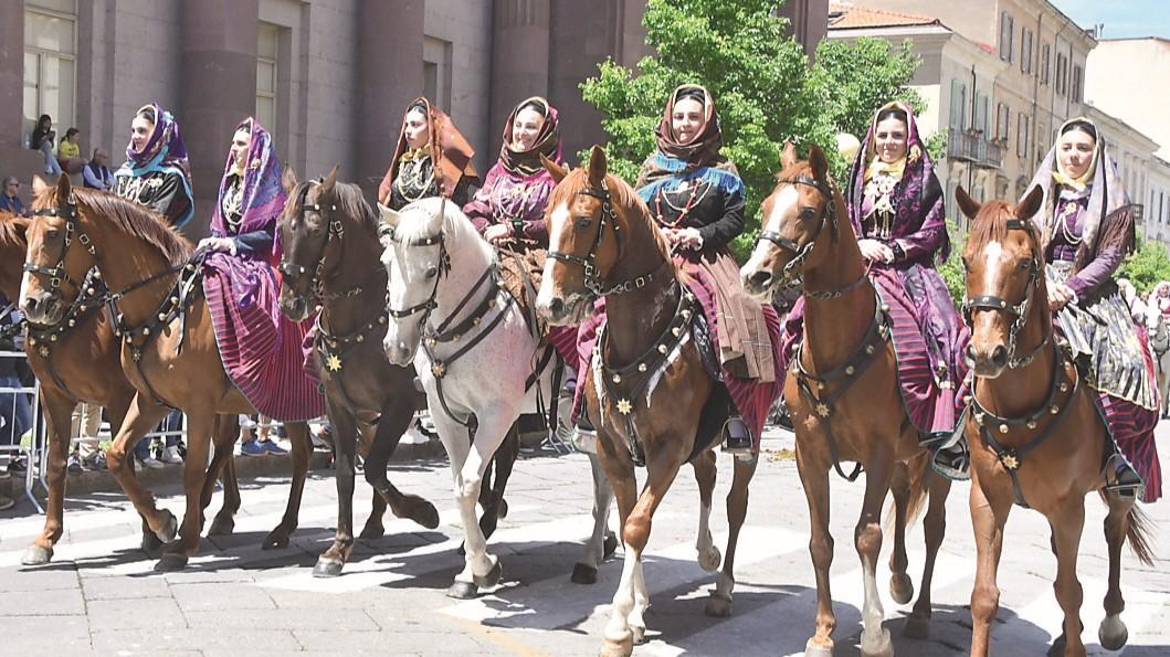 A Sassari tutto pronto per la Cavalcata. Sfilate, pariglie, eventi: ecco il programma completo