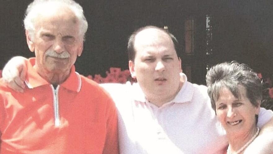 Giancarlo Salsi, il figlio Stefano e la moglie Claudia