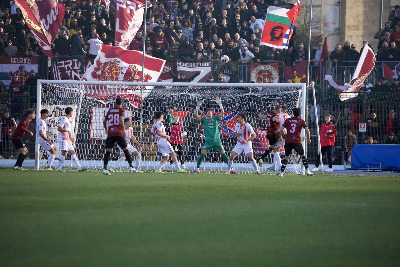 
	Un momento della partita (foto Agenzia Bf)

