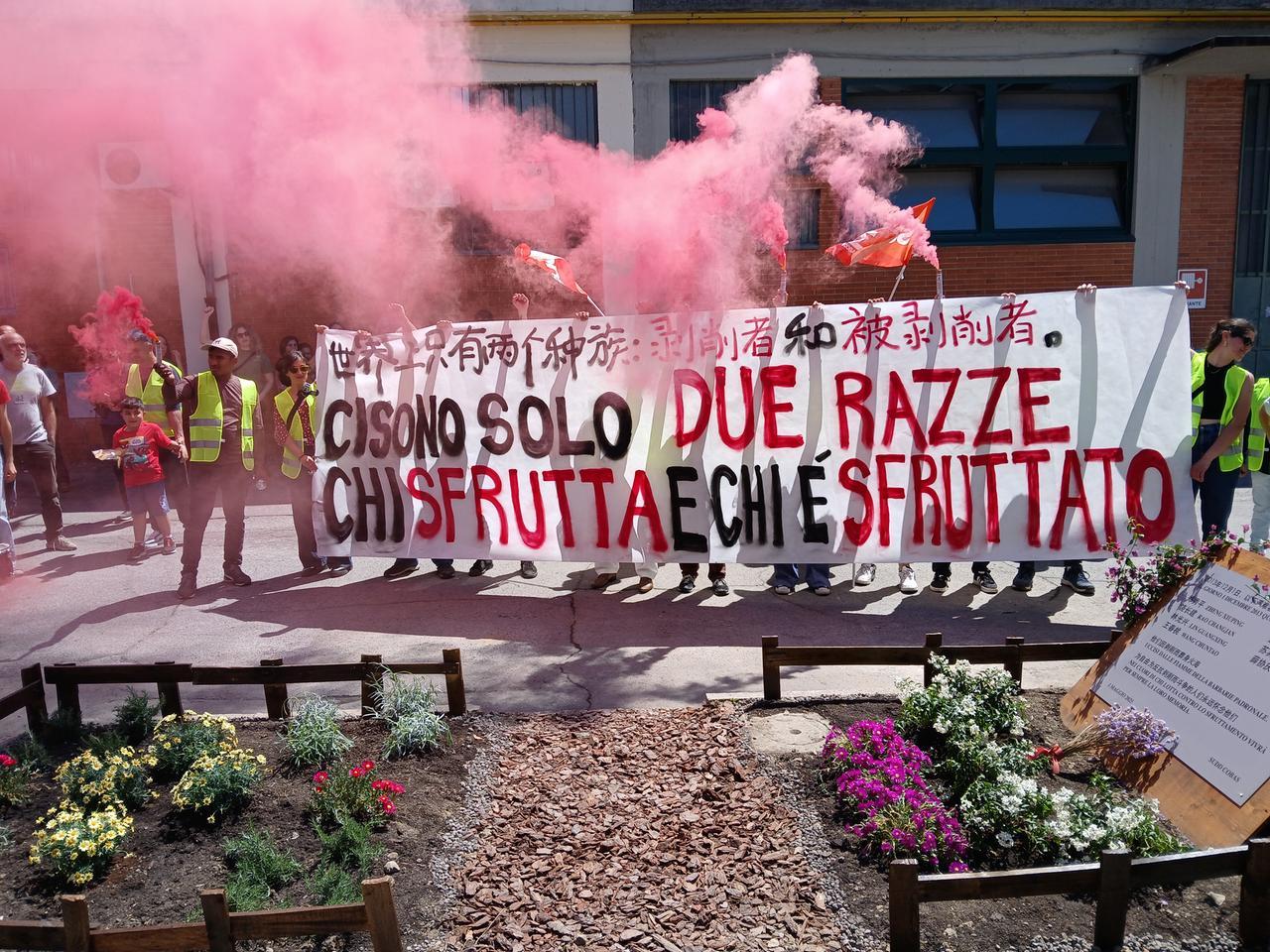 
	La manifestazione in via Toscana a Prato

