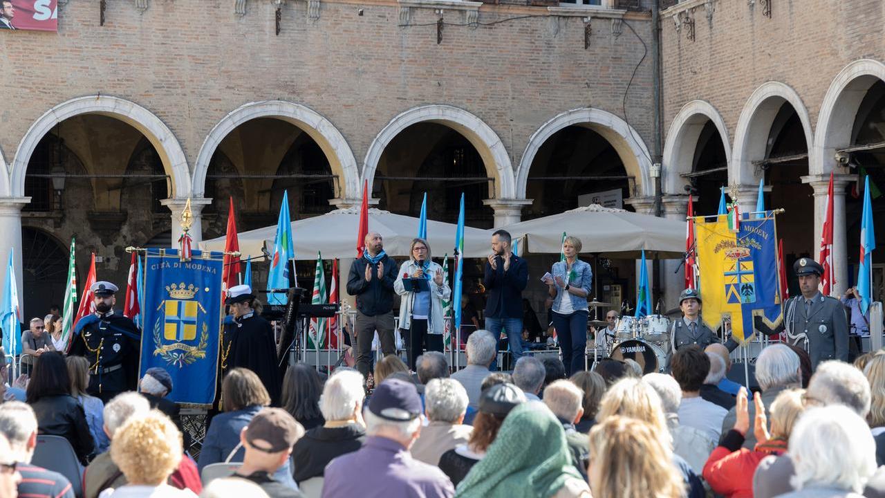 Primo Maggio: in centinaia in Piazza Grande per la sicurezza sul lavoro