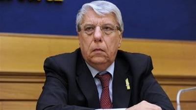 Castelvetro, rubata l’auto a Carlo Giovanardi