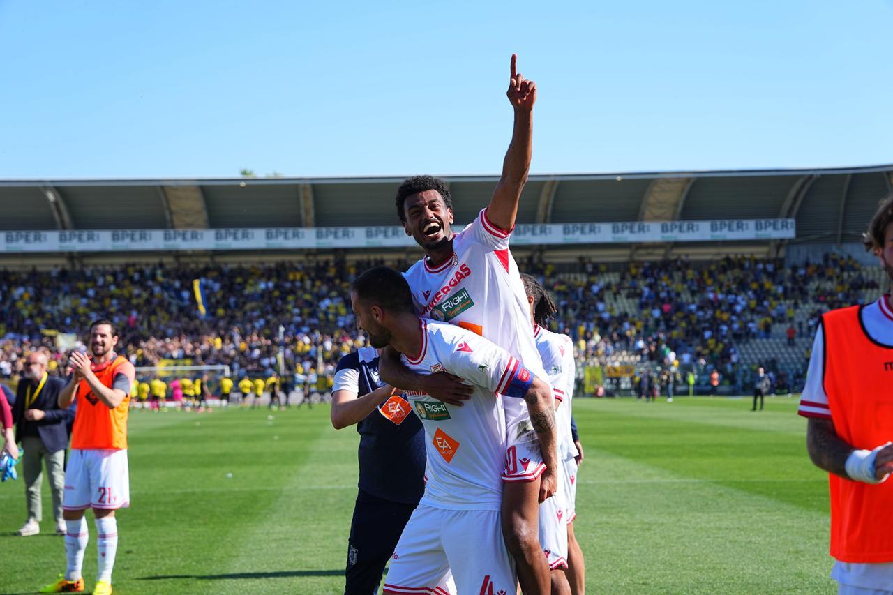 Modena-Reggiana 2-3: i granata vincono un “pazzo” derby grazie a Gondo e un super Girma