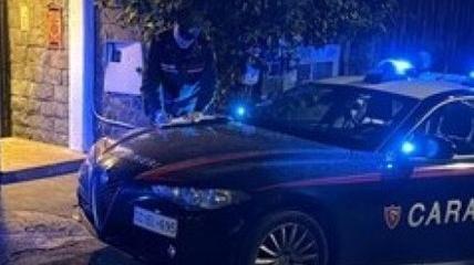 Ubriaco e insanguinato scappa dal Pronto soccorso e affronta un’infermiera nel cuore della notte