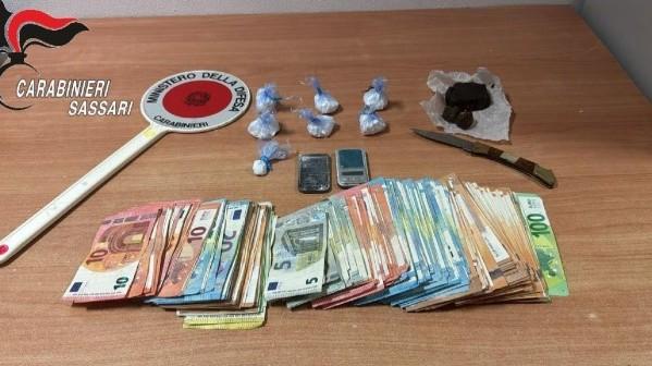Droga, bilancino e 10mila euro in contanti: arrestato giovane olbiese