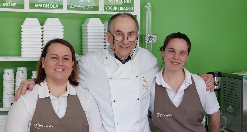 Nella gelateria New Monique padre e figlia fianco a fianco da 25 anni