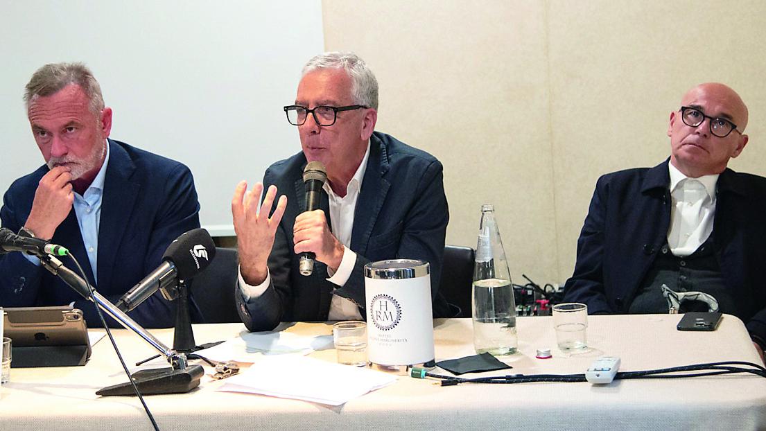 Continuità territoriale, gli ex governatori accusano: «La giunta Todde improvvisa»