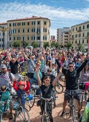 Livorno: grandi e piccini a pedali. E' Bimbimbici e torna il Clean up<br>
