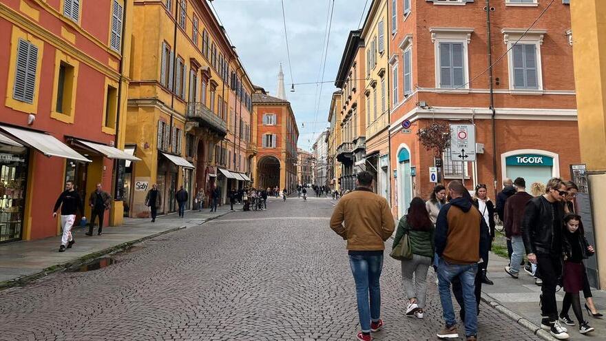 Modena, nuova stretta sugli affitti brevi: cresce la tassa di soggiorno