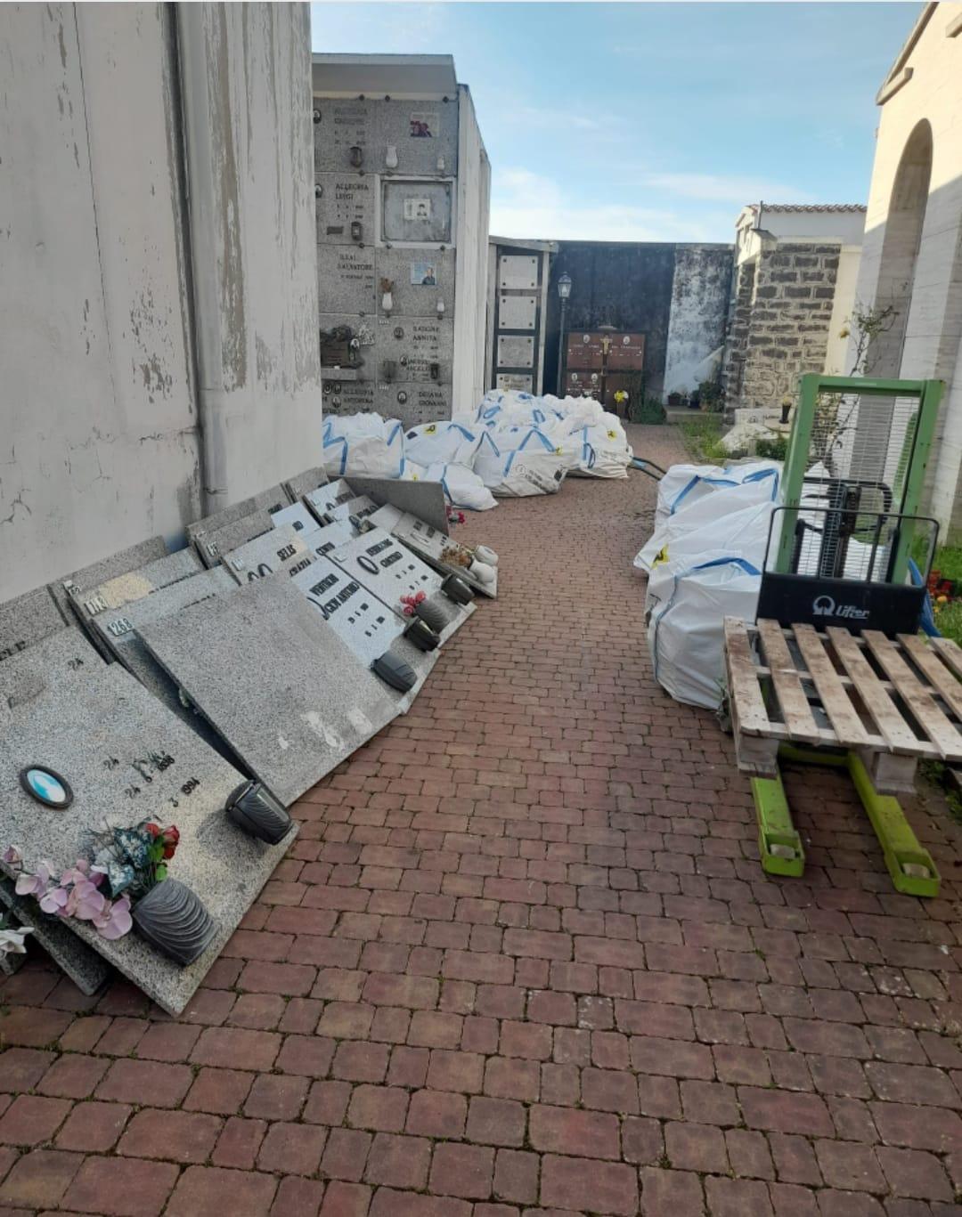 
	Il cimitero di Siniscola

