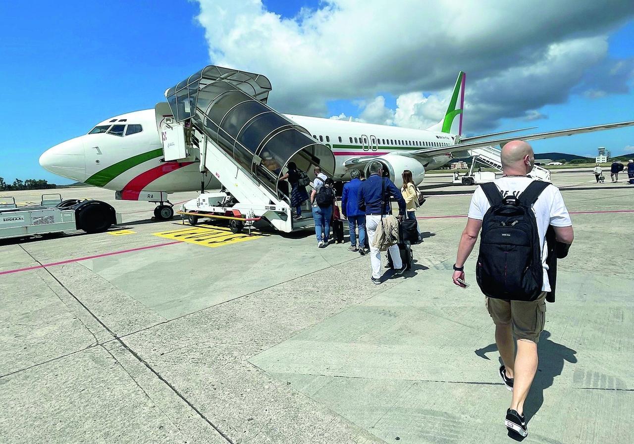 Continuità aerea, l’assessora Manca: «Il bando pronto per l’estate, basta critiche»