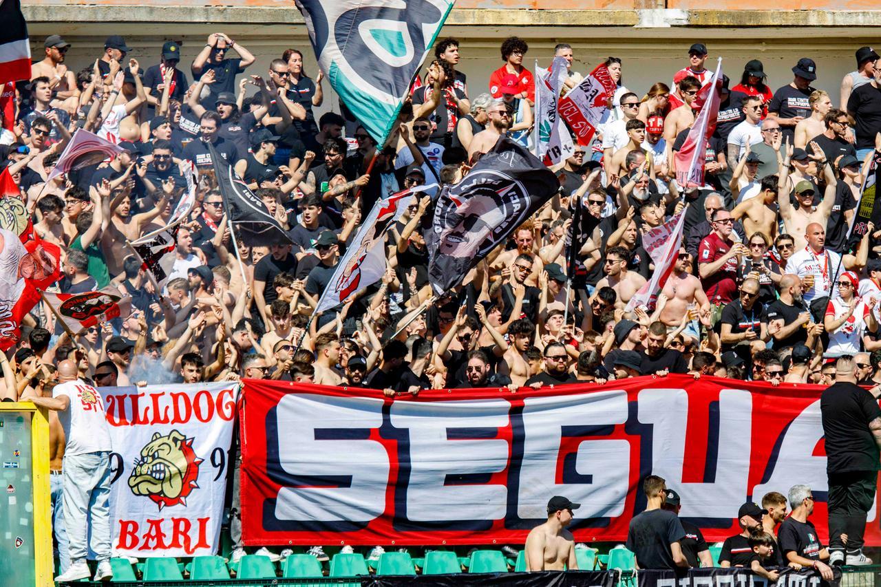 Bari-Pisa, clima caldo al San Nicola: c’è aria di contestazione