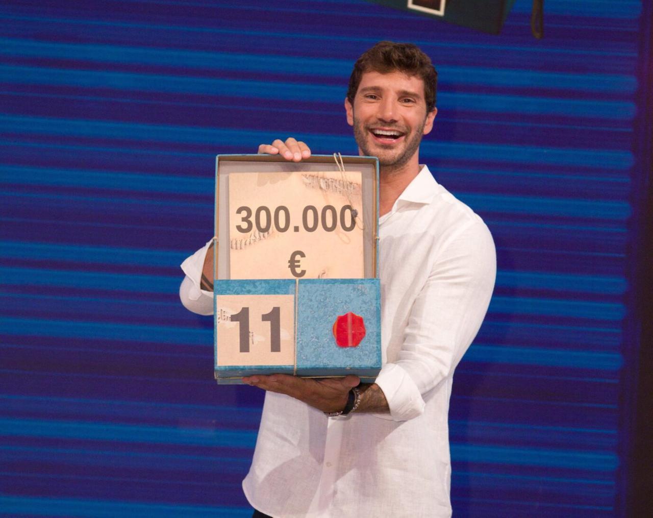 
	Stefano De Martino&nbsp;

