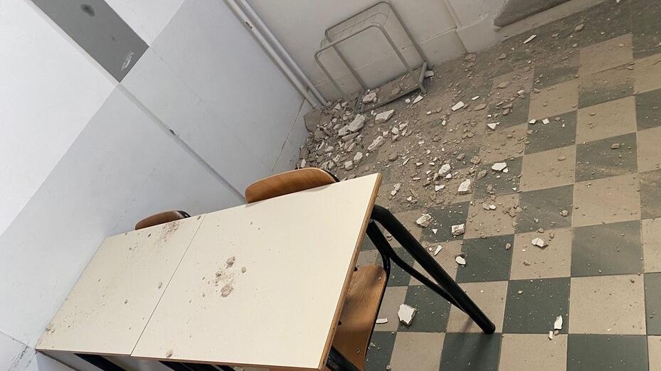 Pescia, protestano gli studenti del Lorenzini dopo il crollo di calcinacci in classe