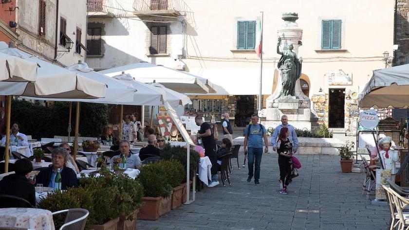 Montecatini, visite ed escursioni accessibili e su misura per persone con disabilità visive e uditive