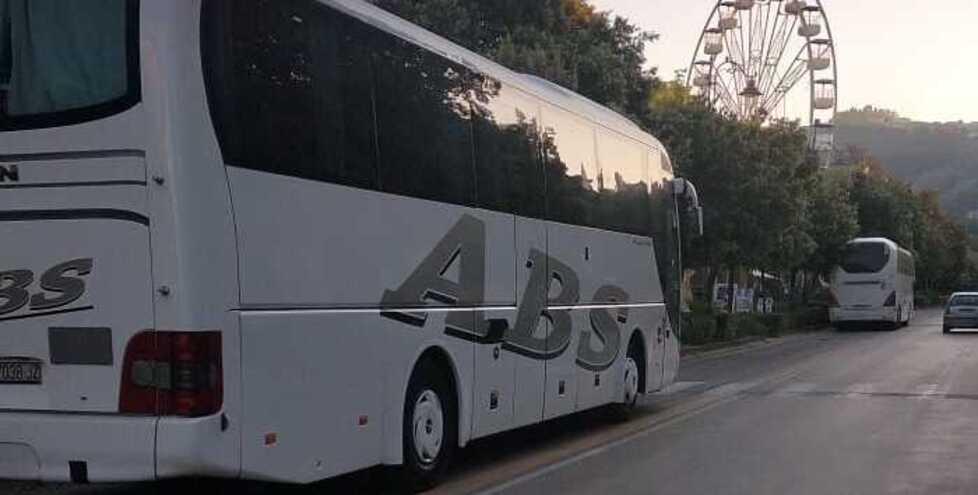 Montecatini, torna il caos dei bus turistici: il Comune introduce le ganasce