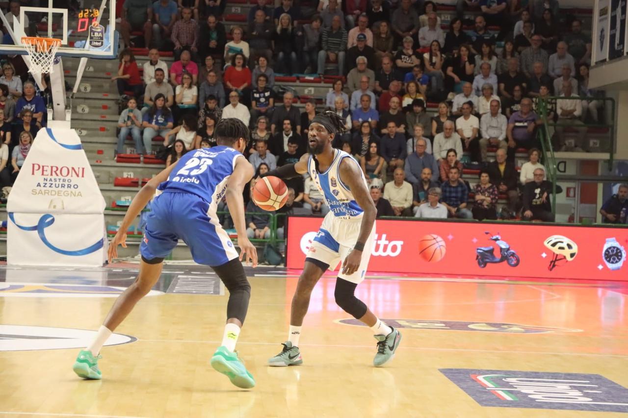 La Dinamo perde l’ultima in casa con Brescia: 77-96