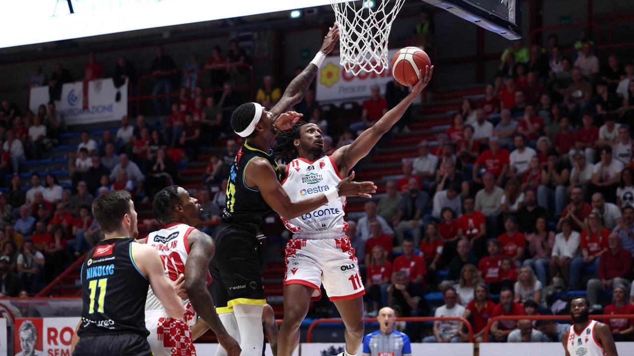 Pistoia saluta la serie A tra lacrime e contestazioni