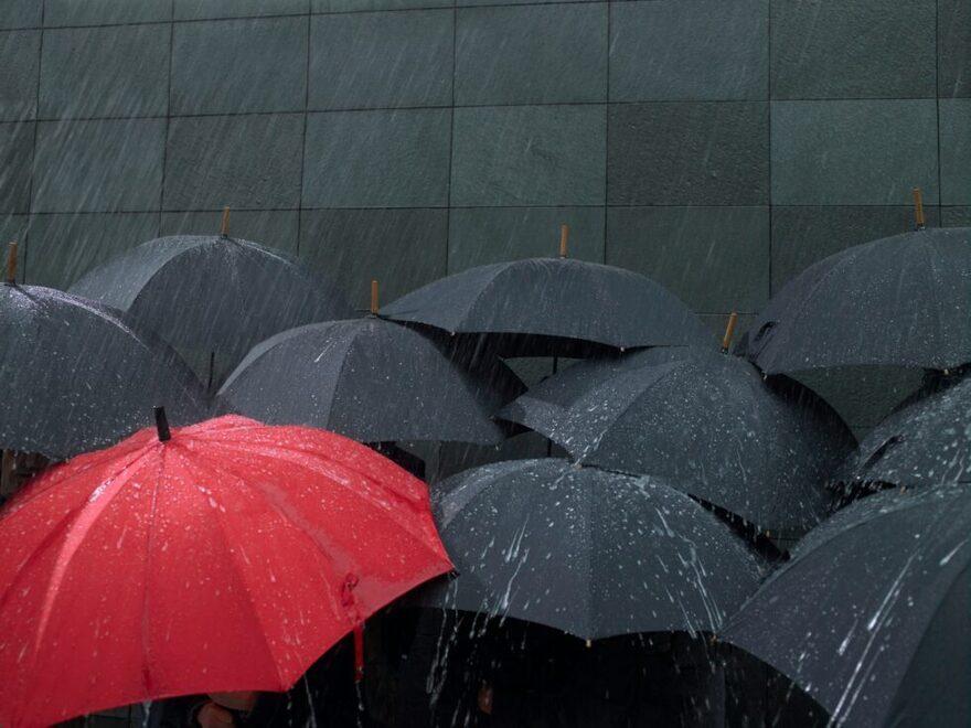 Allerta arancione, scuole chiuse in provincia di Massa Carrara: niente mercati e visite ai cimiteri