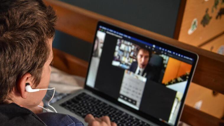 Livorno, l’ Enriques esempio virtuoso di didattica domiciliare: «Prof a casa e lezioni in digitale»